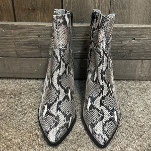 Tony Bianco Snakeskin Pointed Toe Ankle Boots Block Heel Size 5